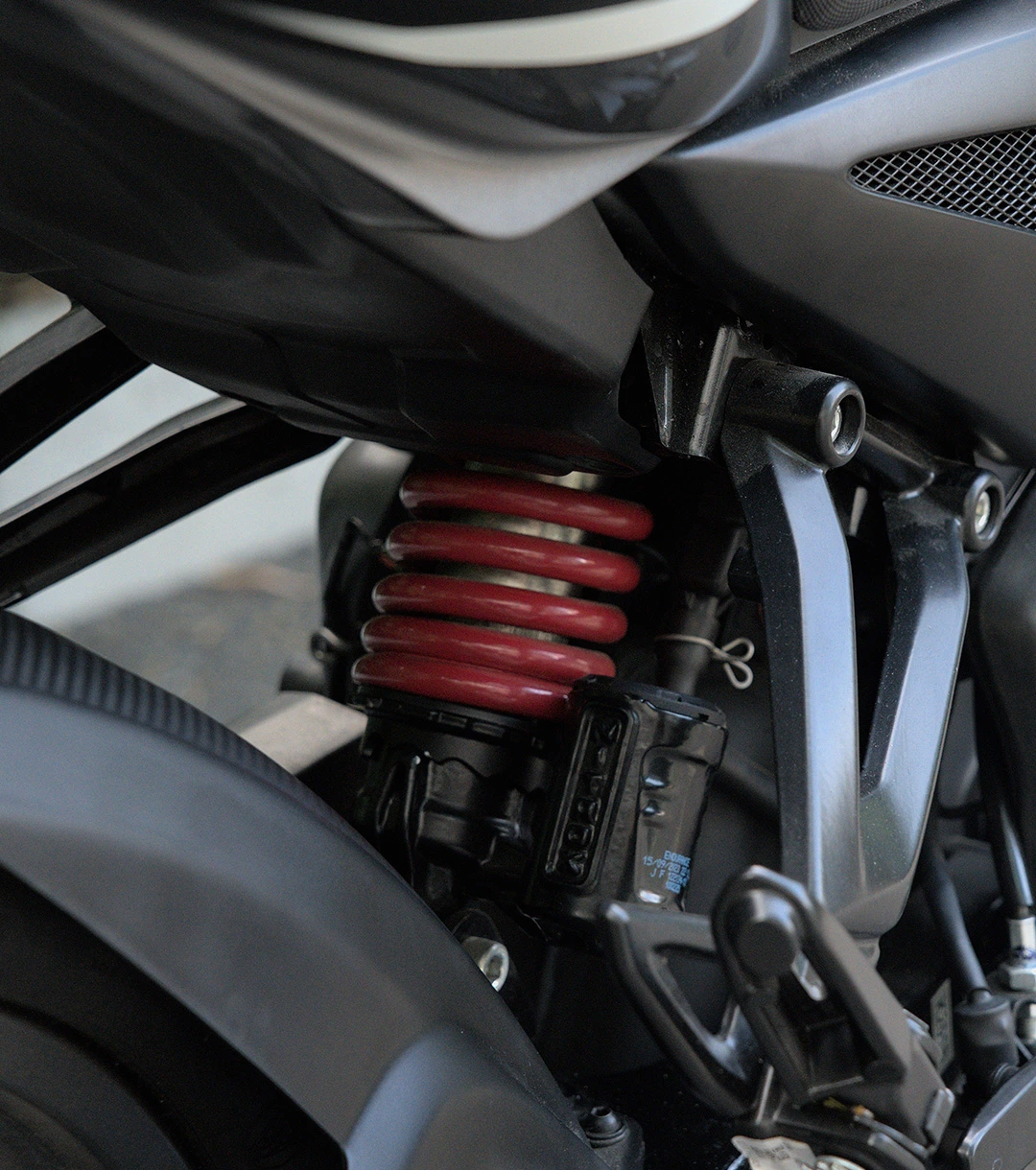 grupouma-banner-nueva-pulsar-ns125-suspension-trasera